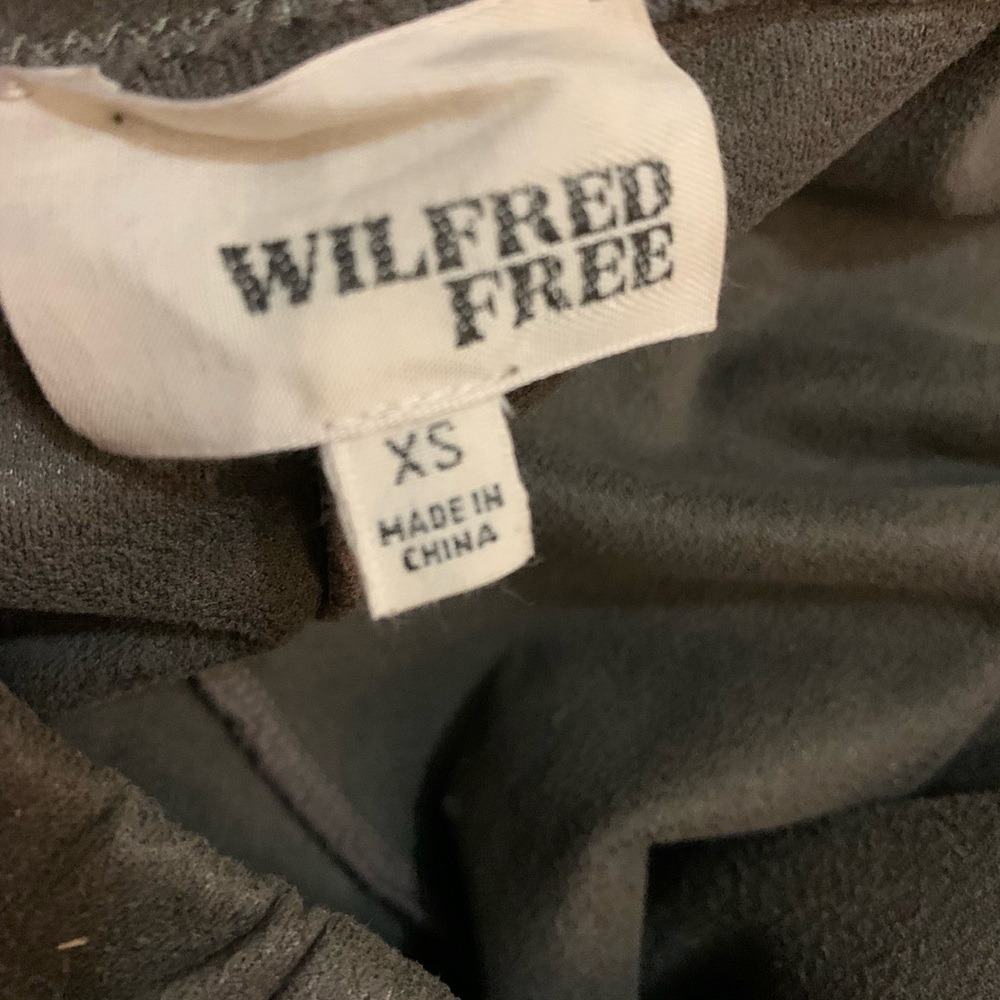 Wilfred XS Daria suede leggings in taupe brown - Picture 5 of 5